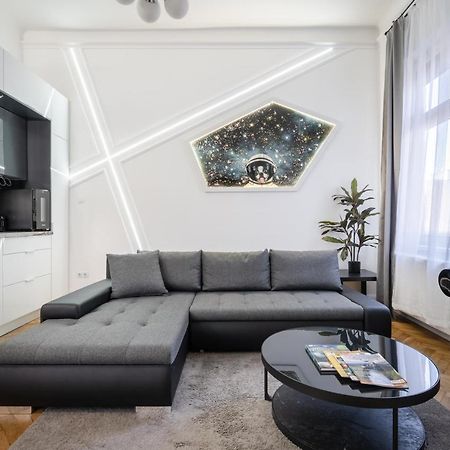 Galaxy Cube Apartment Budapest Esterno foto