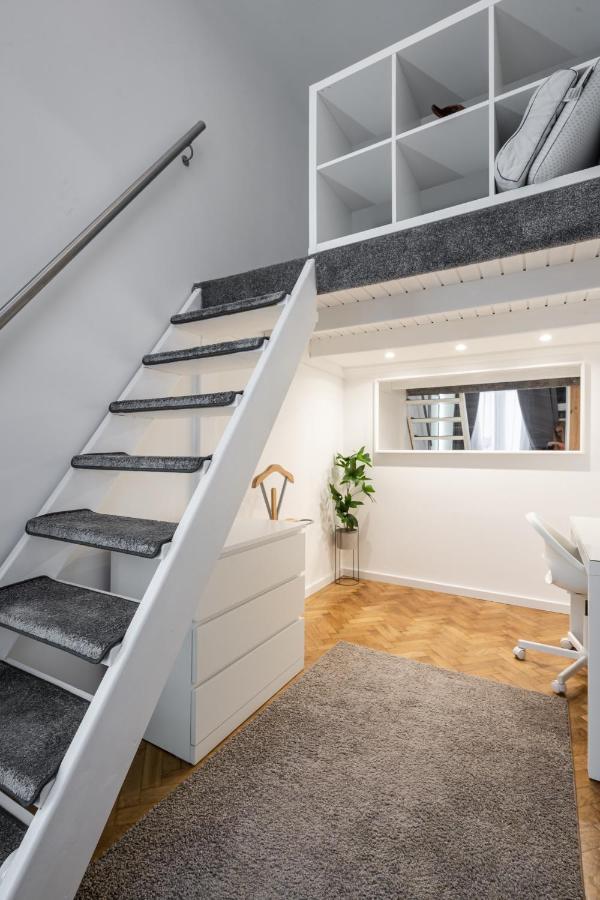 Galaxy Cube Apartment Budapest Esterno foto