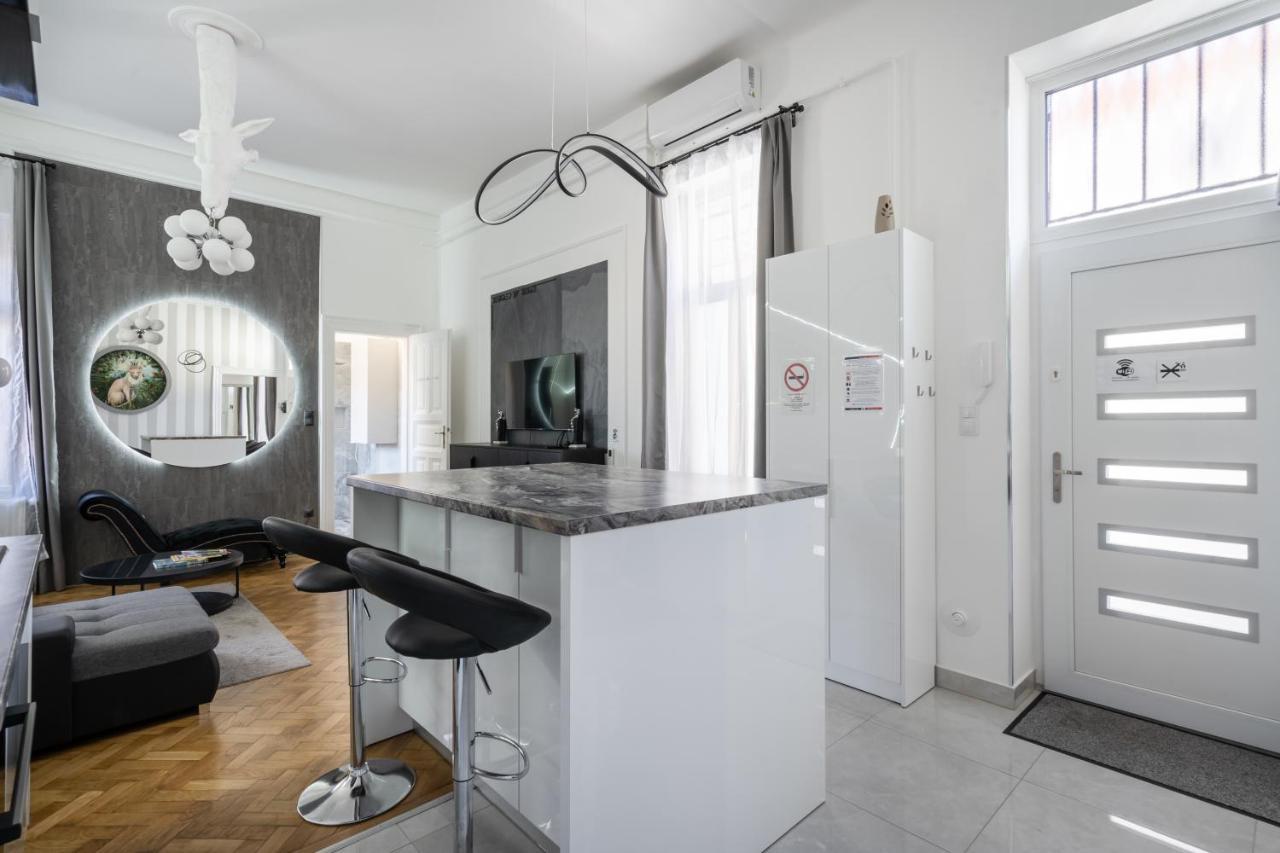 Galaxy Cube Apartment Budapest Esterno foto